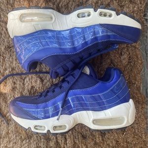 Nike Climax Size 5 Running Shoes